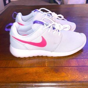 New Nike Women’s Roshe Running Shoes